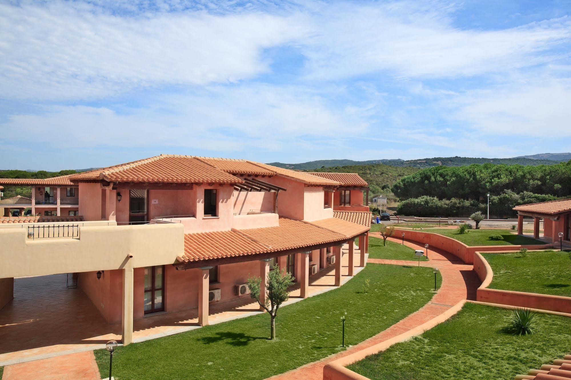 Borgo Dei Pescatori Hotel Aglientu Buitenkant foto