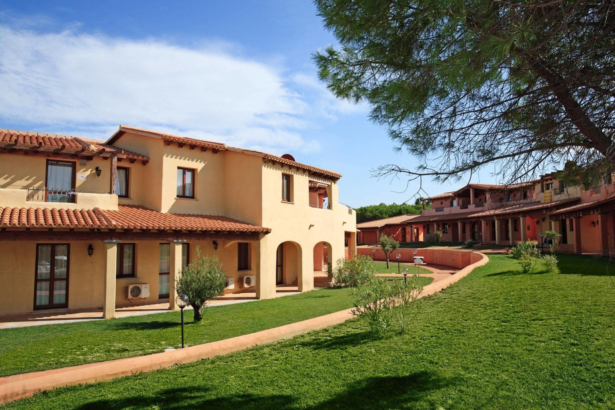 Borgo Dei Pescatori Hotel Aglientu Buitenkant foto