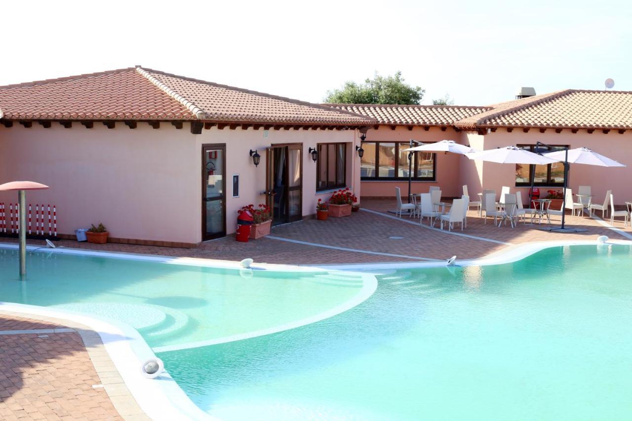 Borgo Dei Pescatori Hotel Aglientu Buitenkant foto