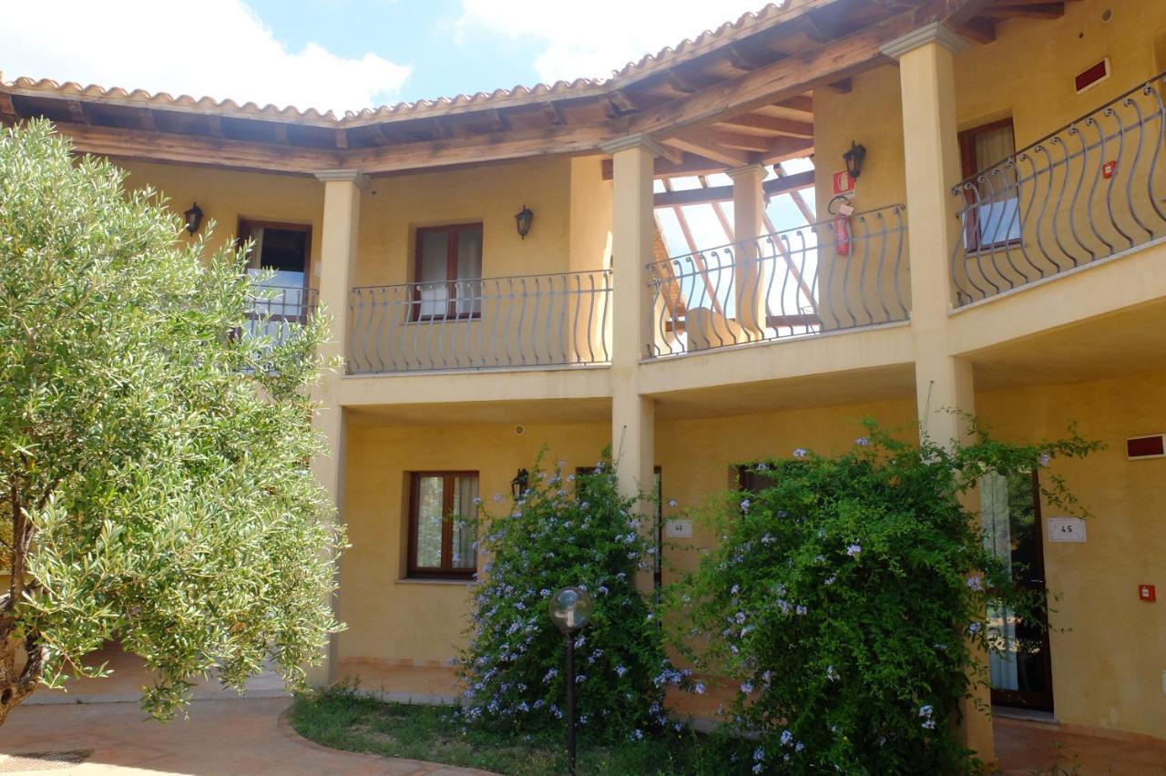 Borgo Dei Pescatori Hotel Aglientu Buitenkant foto